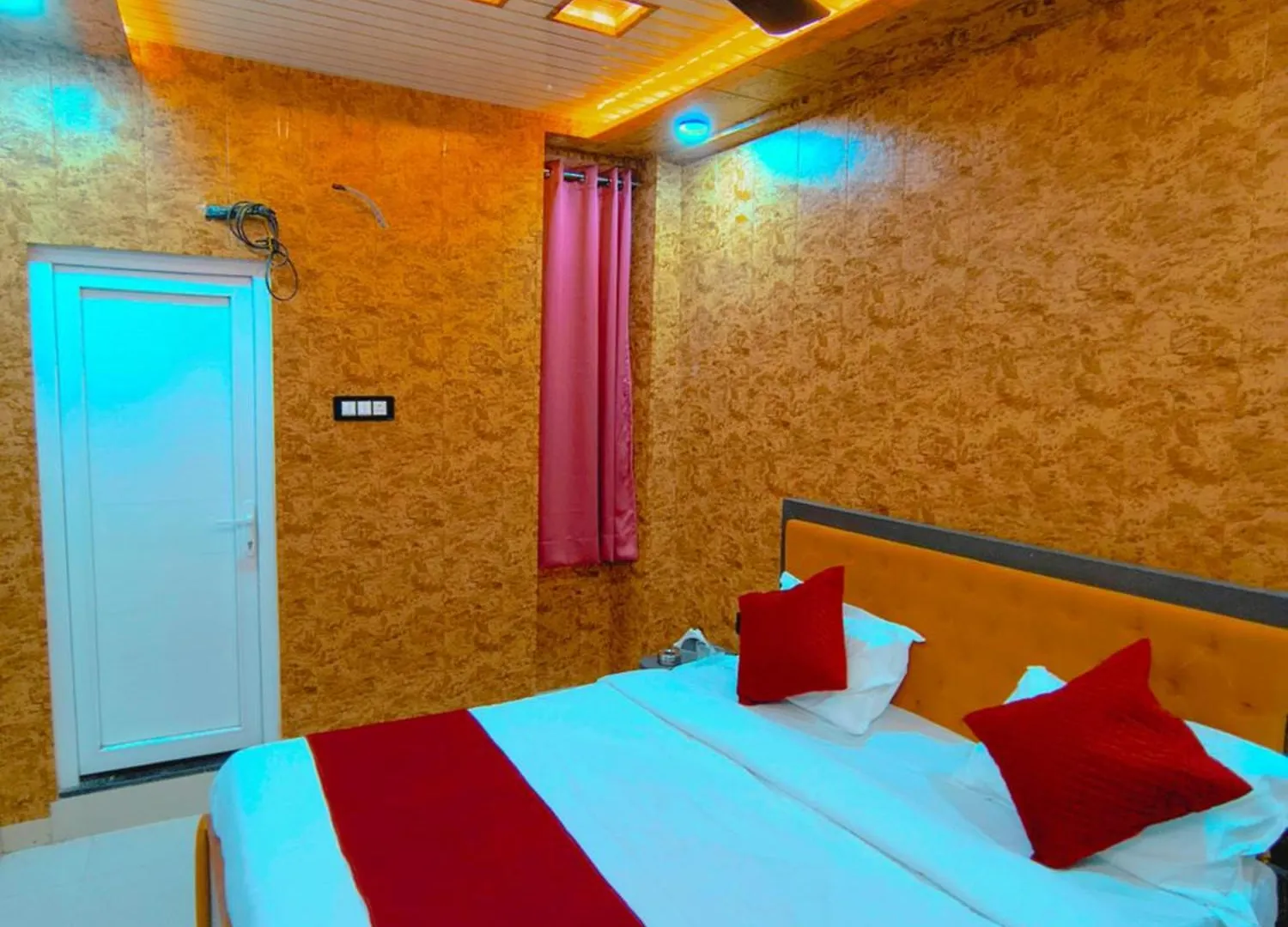 Hotel R K Villa- 500 Mtr From Kashi Vishvanath Temple Varanasi