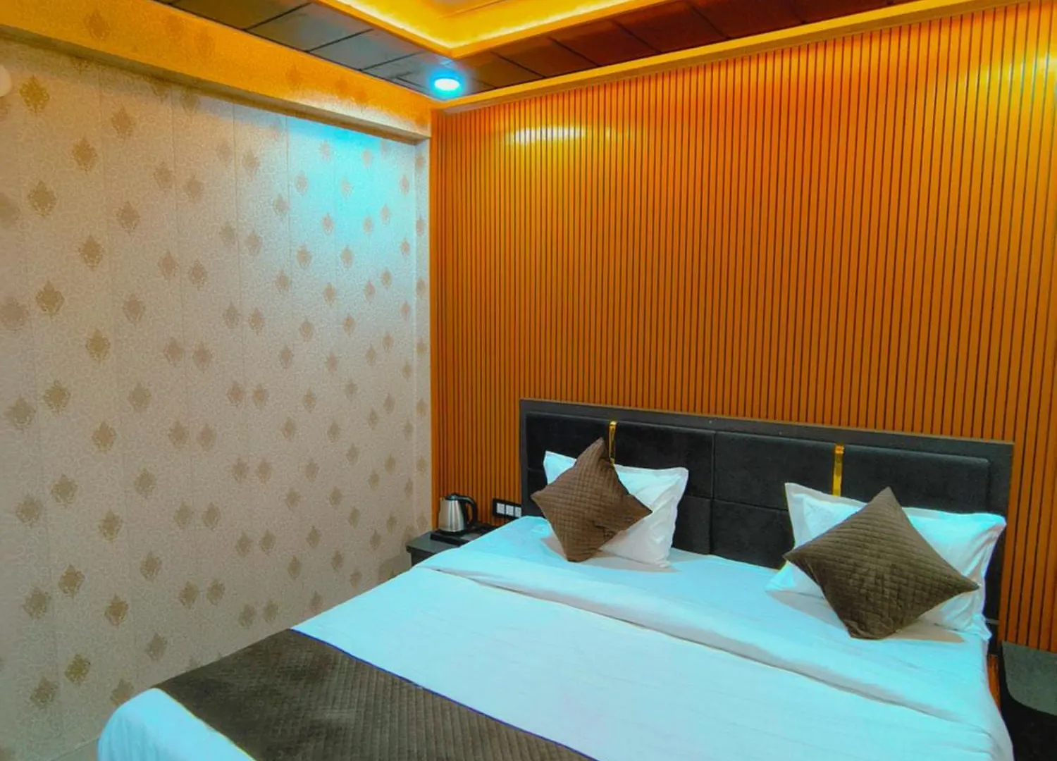 Hotel R K Villa- 500 Mtr From Kashi Vishvanath Temple Varanasi